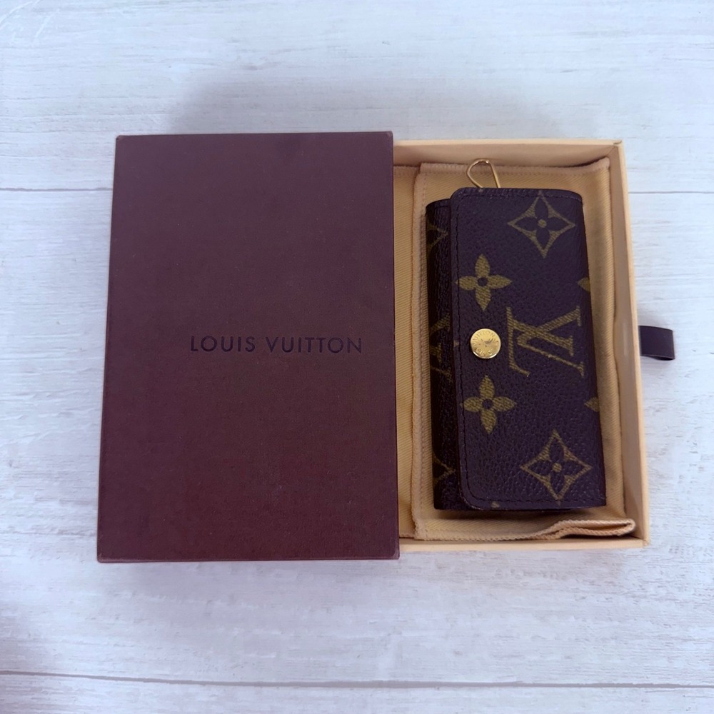 Louis Vuitton 4 Key Holder Unisex Brown Monogram Multicles 4 Classic with Box